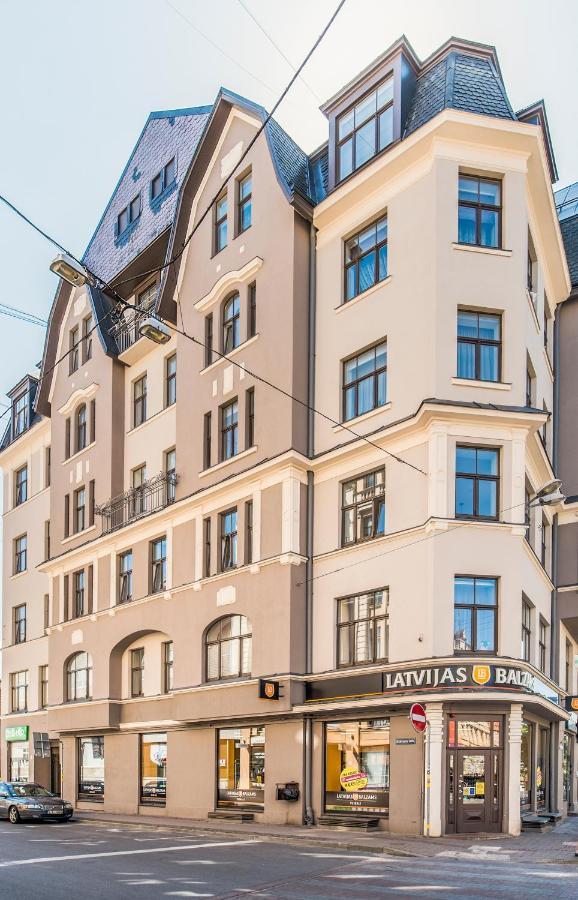 Perfect Location Cozy Studio Apt ➤Fully Equipped Riga Luaran gambar